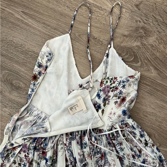 H&M Romantic Pleated Dress - Picture 8 of 11